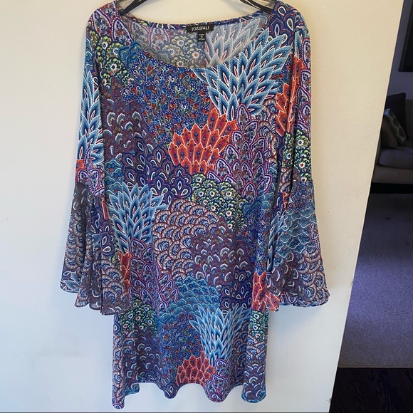 Colorful Mod Dress with Bell Sleeves - Picture 4 of 5